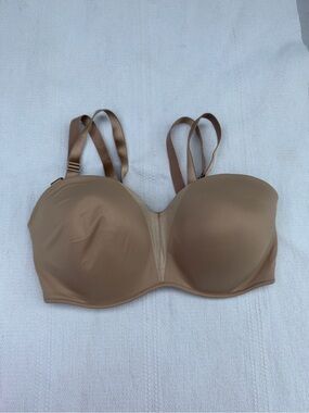 Soma STUNNING
Strapless Bra size 34DD NWT
